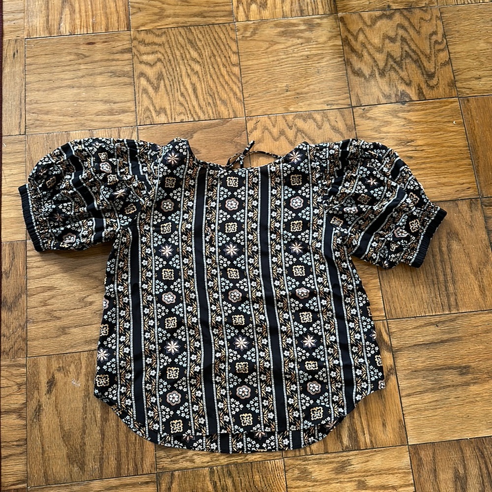 Puff sleeve blouse